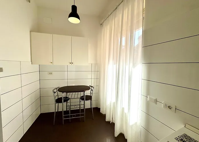 Monteverde Guest * Rom